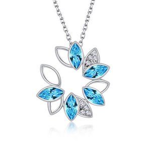 NWOT Open Circle Of Love Crystal Inlaid Necklace